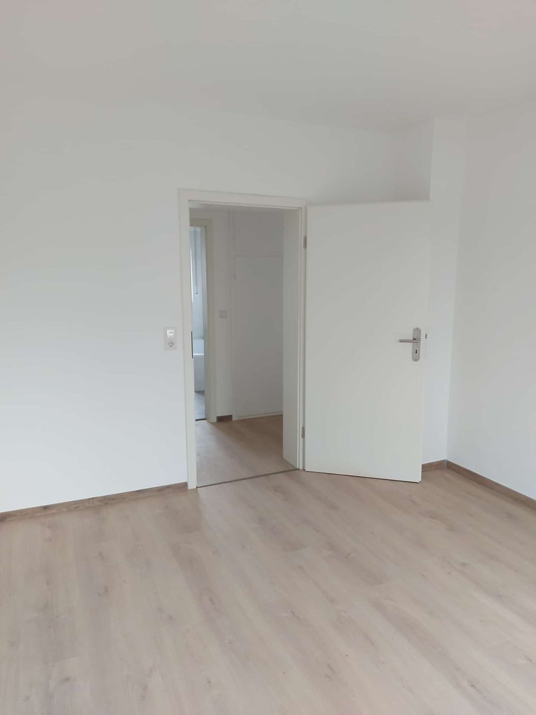 Wohnung: Boden und Wände erneuert, nachher (Foto: Thielmann Innenausbau)